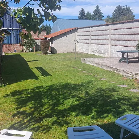 De Campagne Avec Jardin Holiday home *